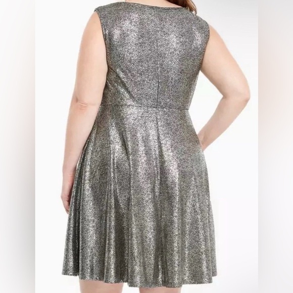 Torrid Metallic Silver Sleeveless Fit & Flare Party Dress Women’s 4X - Picture 5 of 7